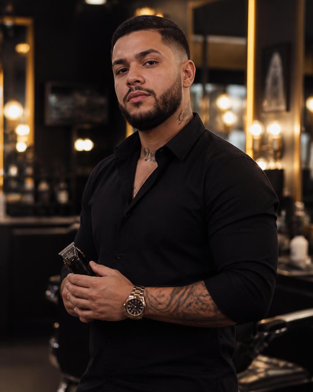 Júnior, barbeiro da Marrento's Barbearia